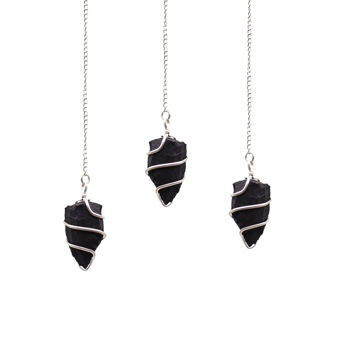Pendule divinatoire en agate noire brute – finition argentée